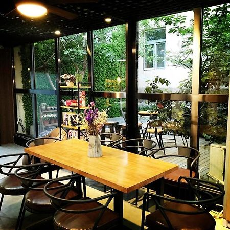 Lantian Garden Hostel Qingdao Exterior photo