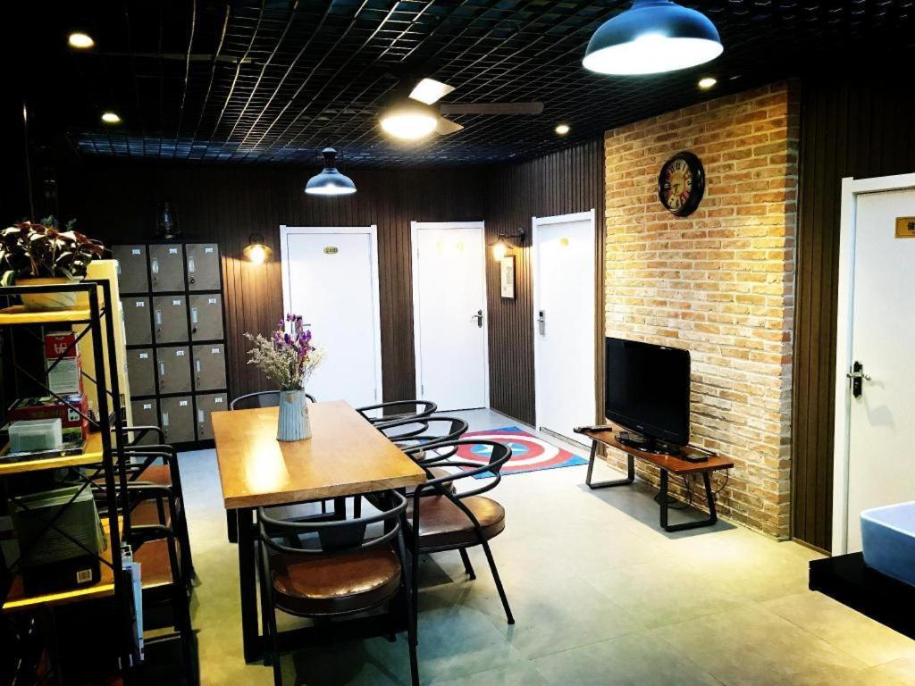 Lantian Garden Hostel Qingdao Exterior photo