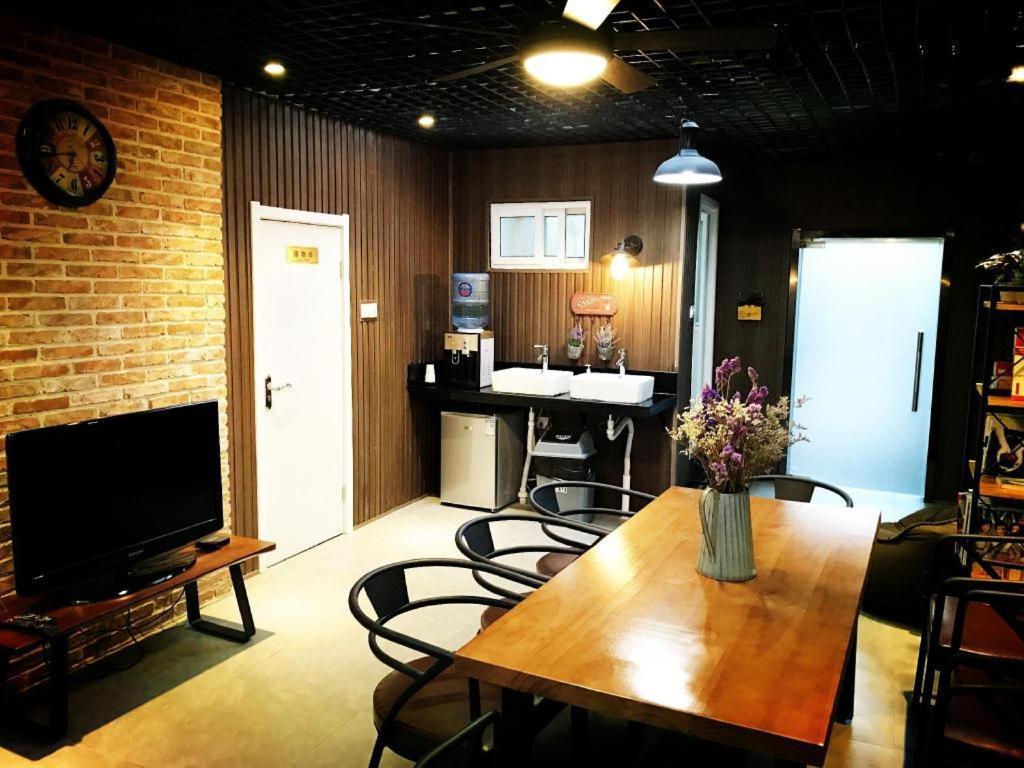 Lantian Garden Hostel Qingdao Exterior photo